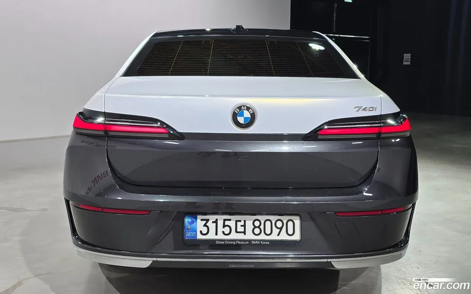 BMW 7 Series 740i sDrive 2023 — миниатюра 5