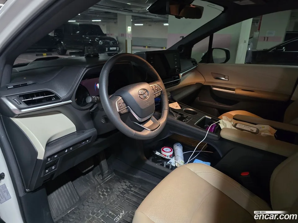 Toyota Sienna 2.5 2WD 2024 — thumbnail 5