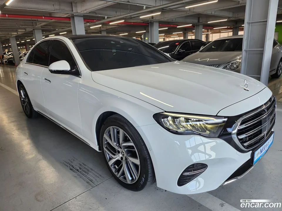 Mercedes-Benz E-Class E220d 4MATIC 2024 — thumbnail 4