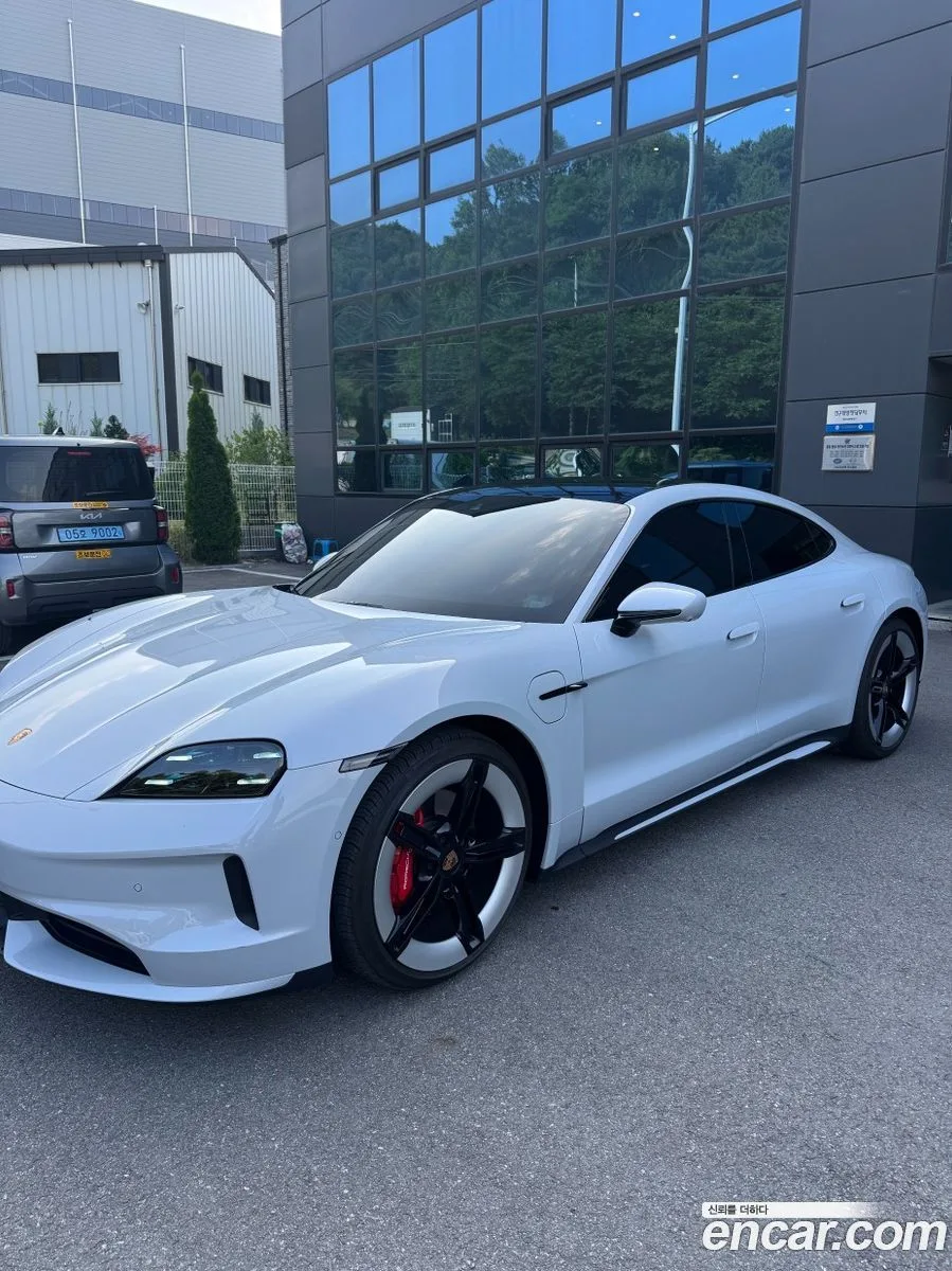 Porsche Taycan 4S 2024 — photo 1, buy with delivery to Moscow