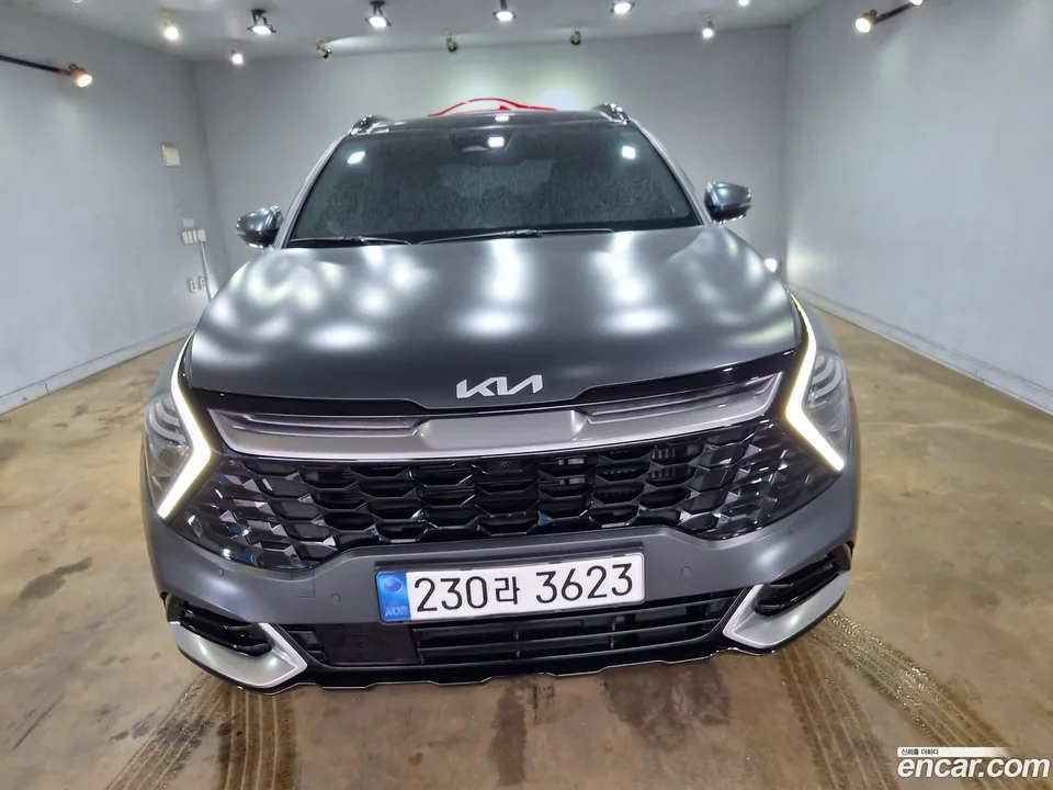 Kia Sportage Hybrid 2WD 2022 — photo 1, buy with delivery to Moscow