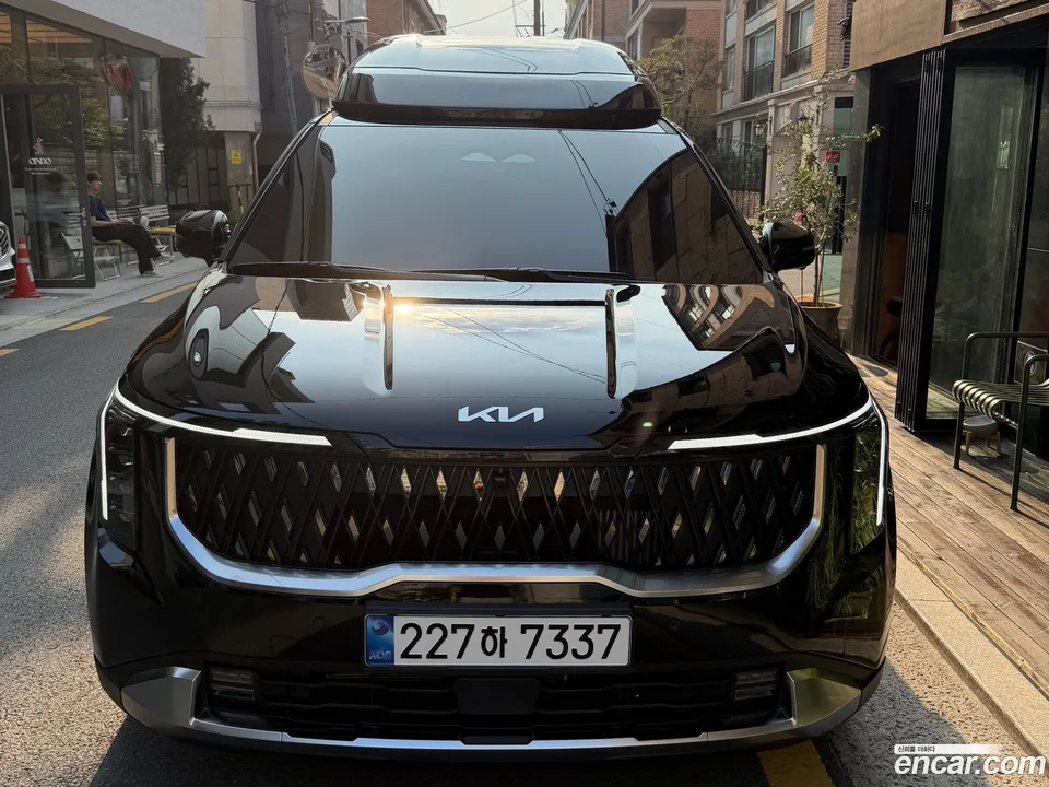 Kia Carnival HEV 9 2025 — photo 1, buy with delivery to Moscow