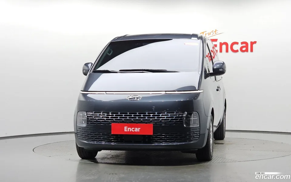 Hyundai Staria 3 2023 — thumbnail 3