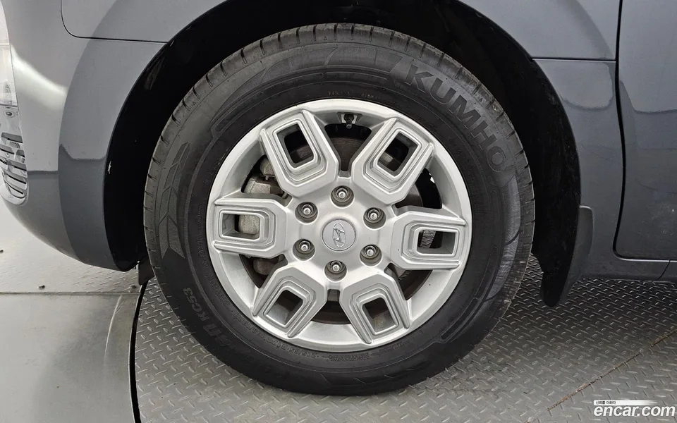 Hyundai Staria 3 2023 — thumbnail 5