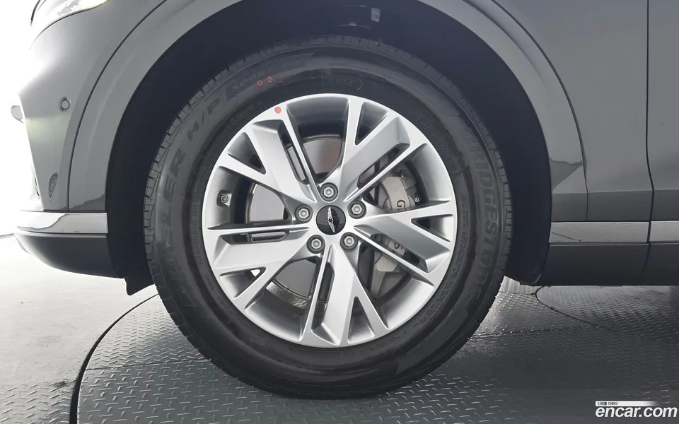 Genesis GV70 2.5T 2WD 2025 — миниатюра 2