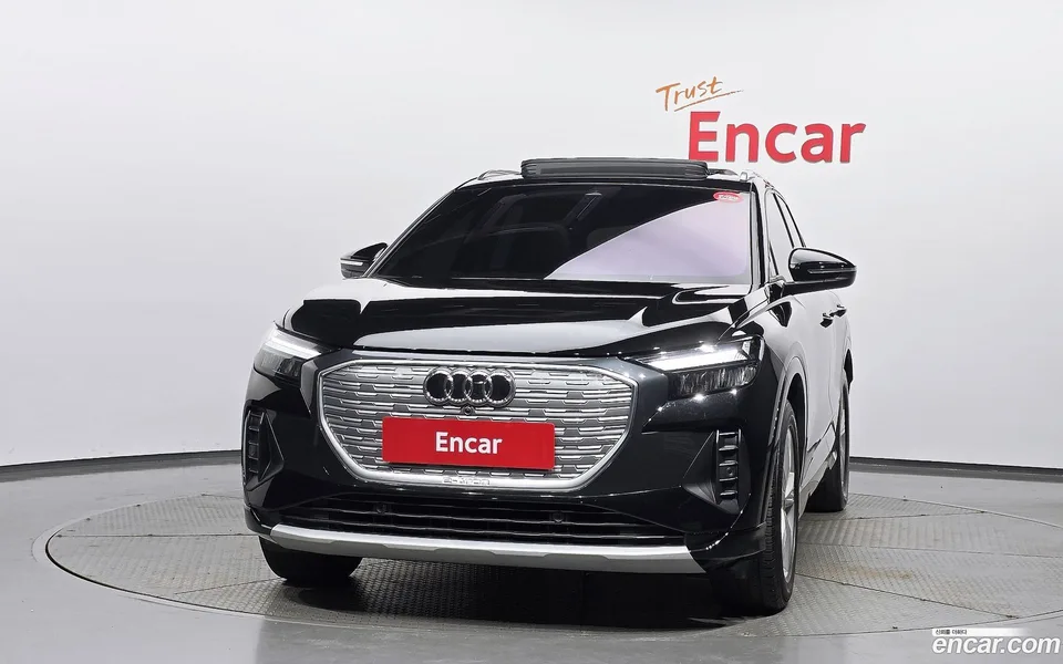Audi Q4 e-tron 40 2023 — thumbnail 3