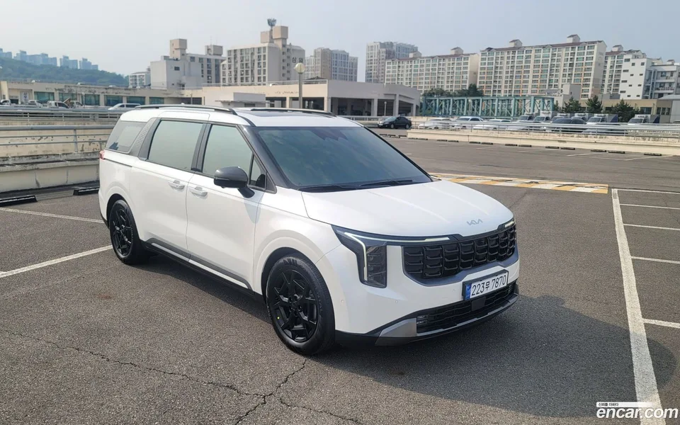Kia Carnival 9 2025 — thumbnail 4
