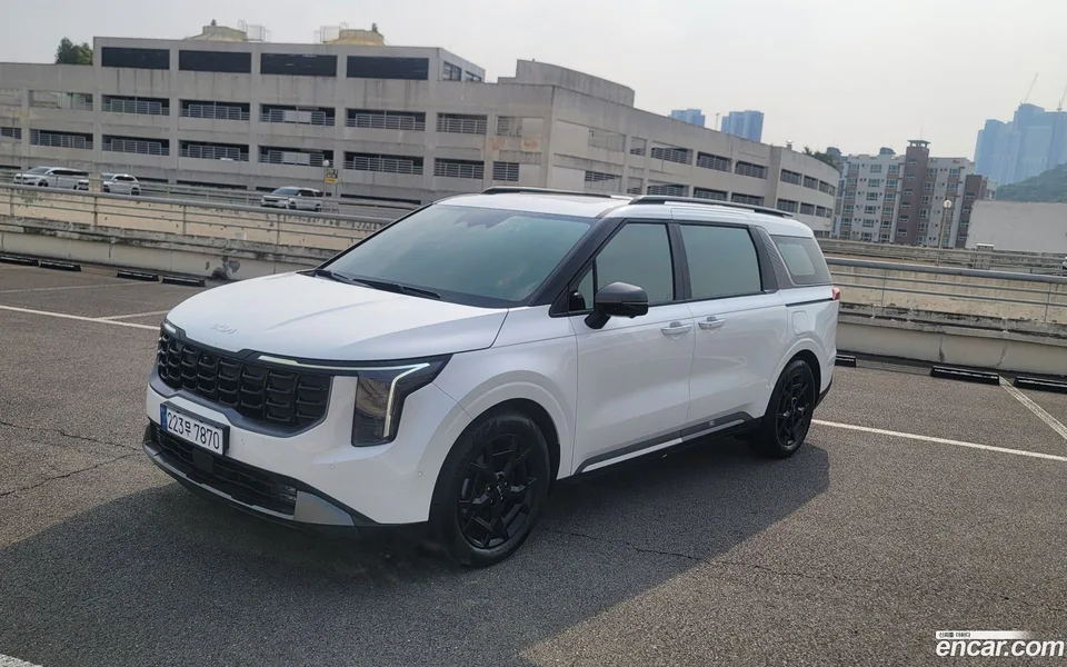 Kia Carnival 9 2025 — photo 1, buy with delivery to Moscow