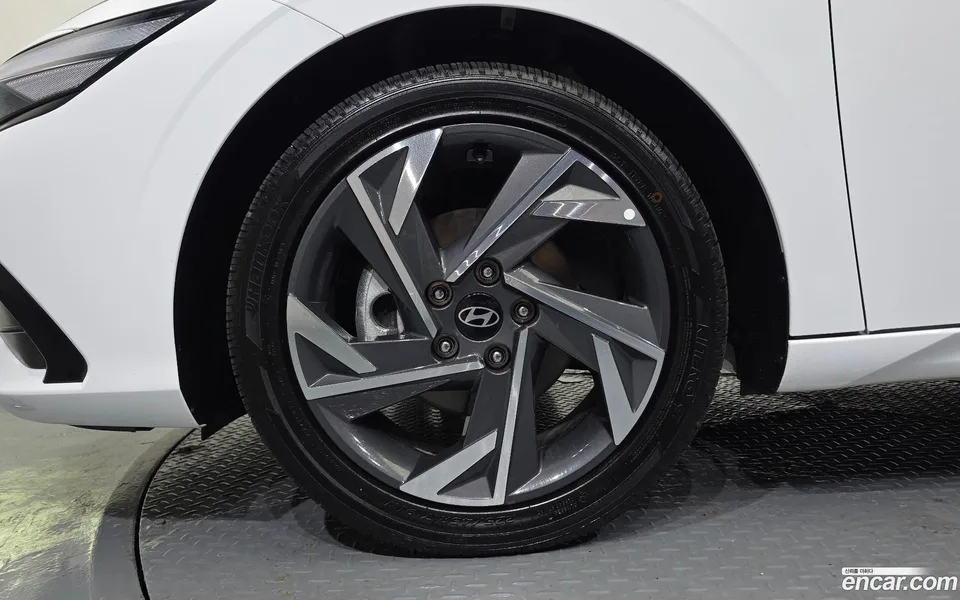 Hyundai Avante CN7 Hybrid 2025 — thumbnail 2
