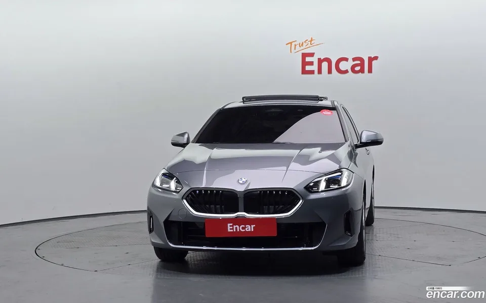 BMW 1 Series 120 2025 — thumbnail 3