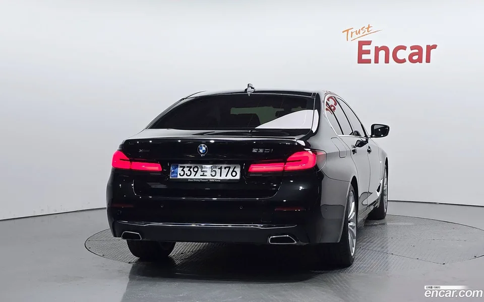 BMW 5 Series 530i 2023 — thumbnail 4