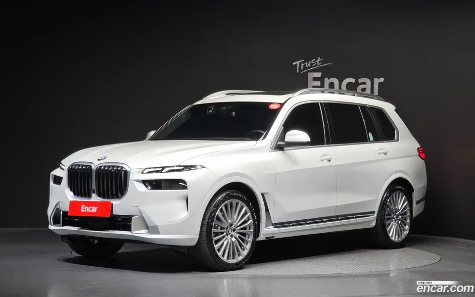BMW X7 xDrive 40i 6 2024 — photo 1, buy with delivery to Moscow