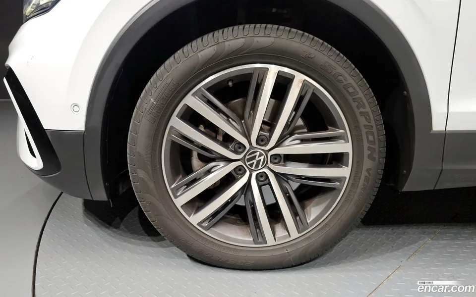 Volkswagen Tiguan Allspace 2.0 TSI 2022 — миниатюра 5