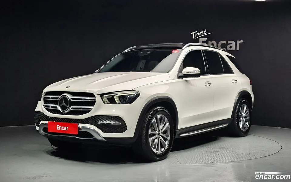 Mercedes-Benz GLE-Class GLE300d 4MATIC 2022 — фото 1, купить с доставкой в Москву
