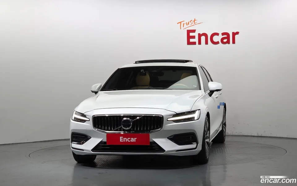 Volvo S60 B5 2023 — thumbnail 3