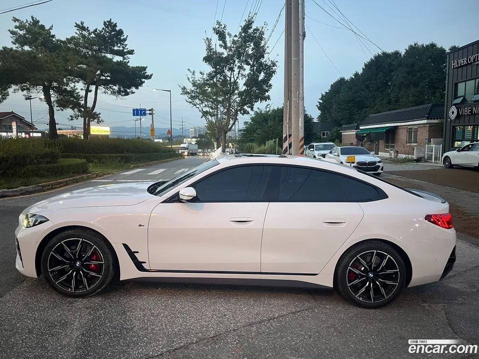 BMW 4 Series 420i M 2025 — thumbnail 3