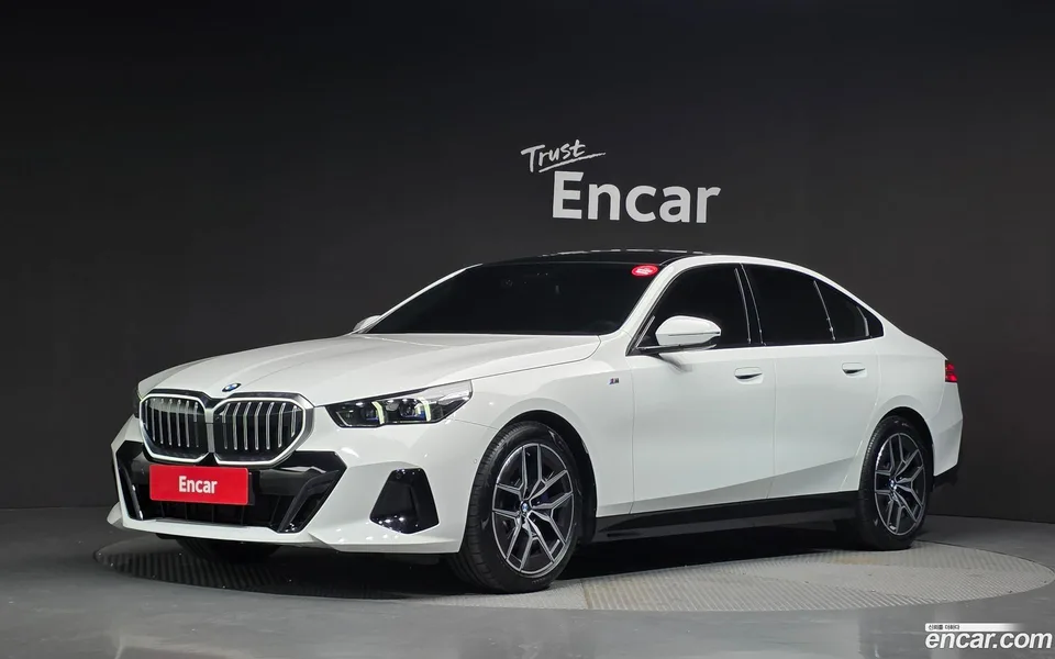 BMW 5 Series 520i M 2025 — photo 1, buy with delivery to Moscow