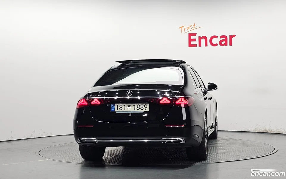 Mercedes-Benz E-Class E220d 4MATIC 2024 — thumbnail 4