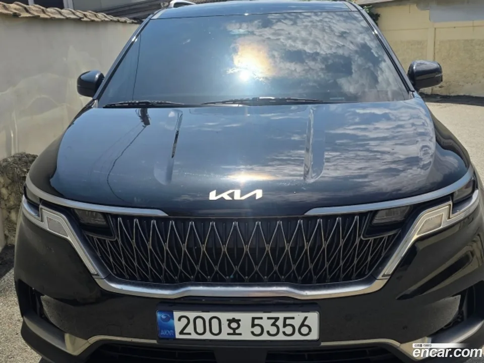 Kia Carnival 9 2023 — photo 1, buy with delivery to Moscow