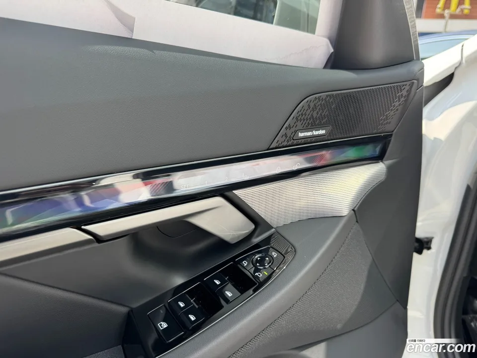 BMW 5 Series 520i M 2026 — thumbnail 4