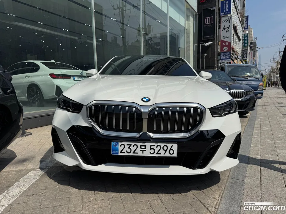 BMW 5 Series 520i M 2026 — photo 1, buy with delivery to Moscow