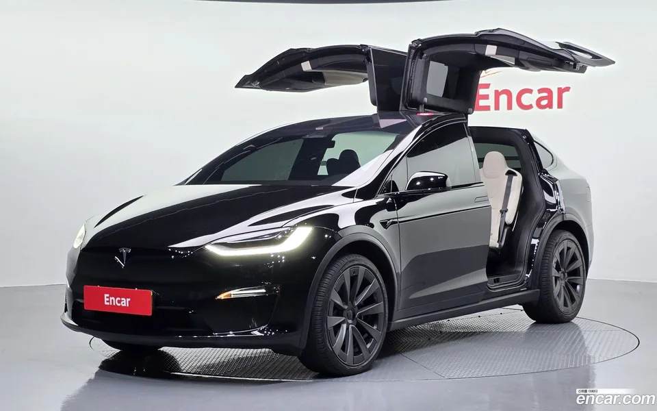 Tesla Model X AWD 2023 — photo 1, buy with delivery to Moscow