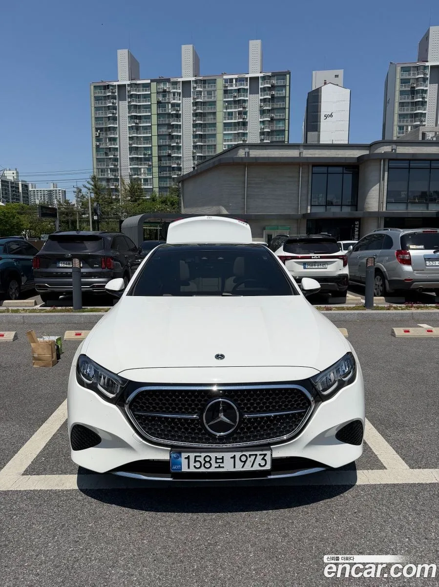 Mercedes-Benz E-Class E200 2026 — thumbnail 3