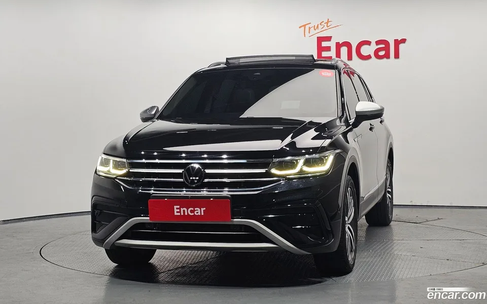 Volkswagen Tiguan Allspace 2.0 TSI 2023 — thumbnail 3