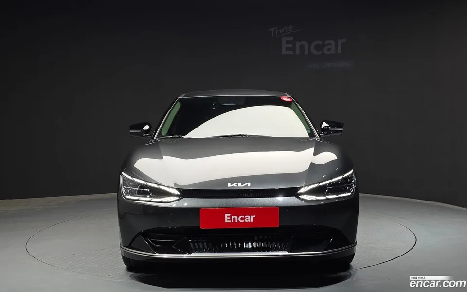 Kia EV6 2023 — миниатюра 3