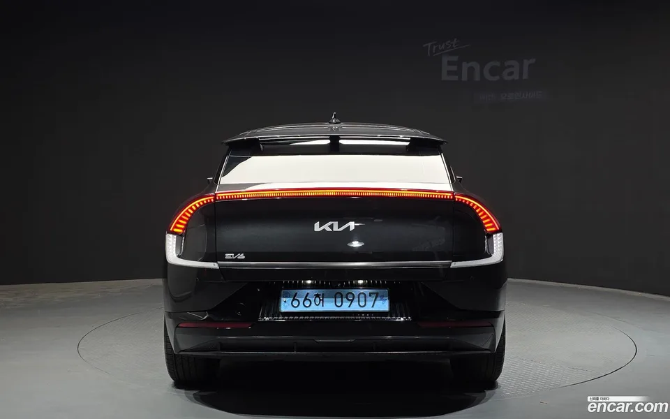 Kia EV6 2023 — миниатюра 4