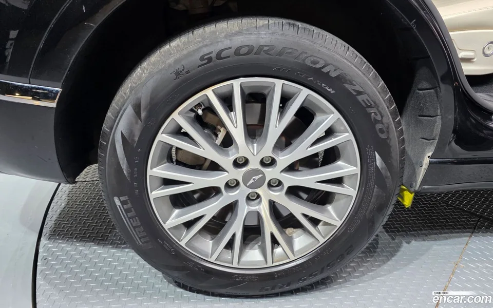 Genesis GV80 2.5T 2WD 2023 — миниатюра 2