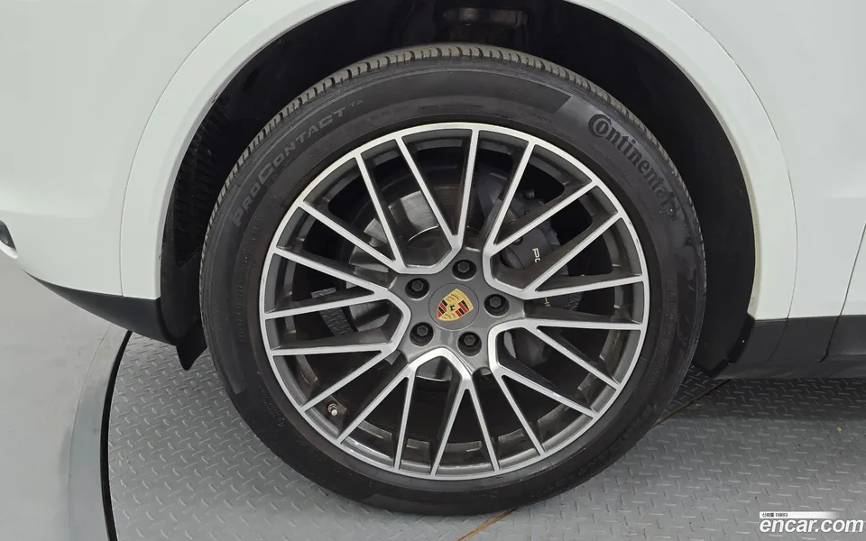 Porsche Cayenne 3.0 2023 — thumbnail 5