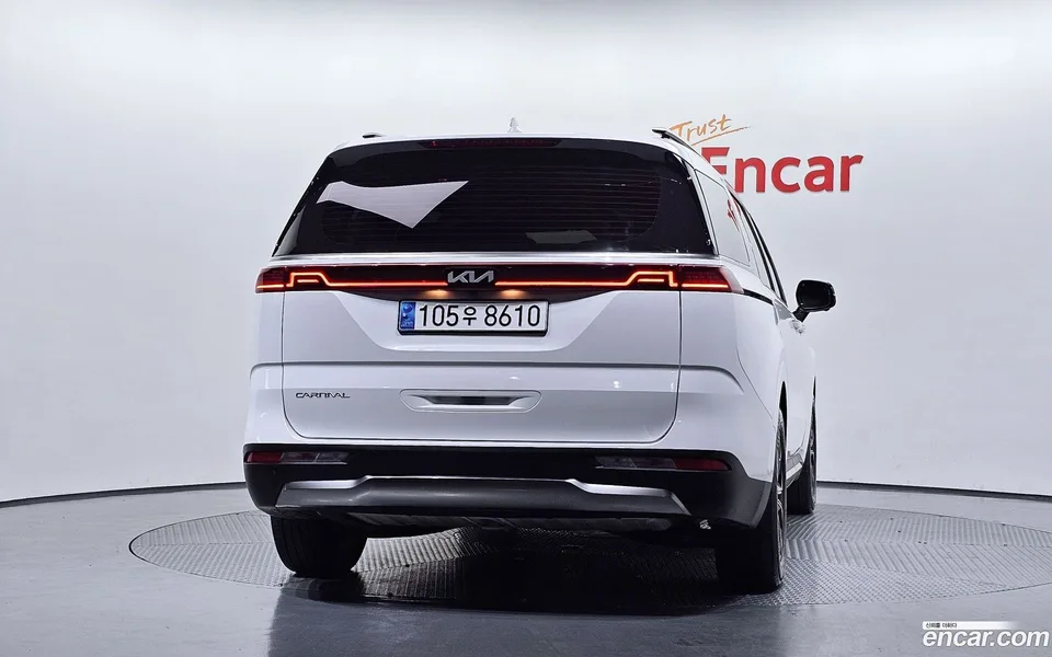 Kia Carnival 9 2023 — thumbnail 4