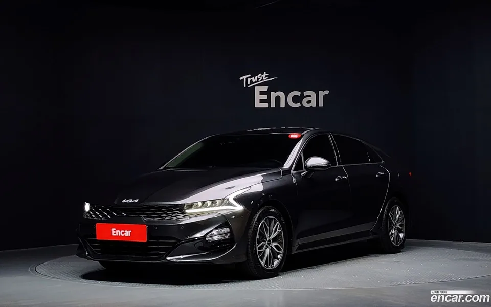 Kia K5 2.0 2023 — photo 1, buy with delivery to Moscow