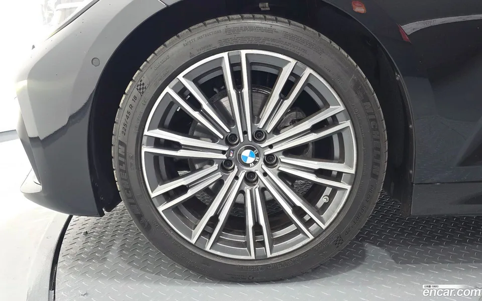 BMW 3 Series 320i M 2022 — миниатюра 5