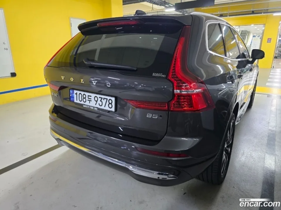 Volvo XC60 B5 2023 — thumbnail 2