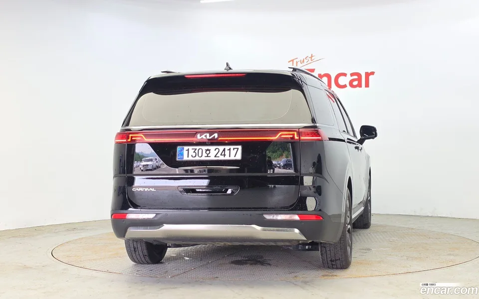 Kia Carnival 9 2023 — thumbnail 4