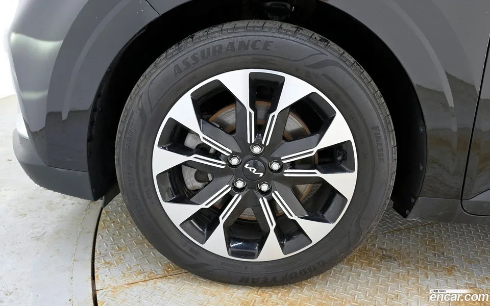 Kia Carnival 9 2023 — thumbnail 5