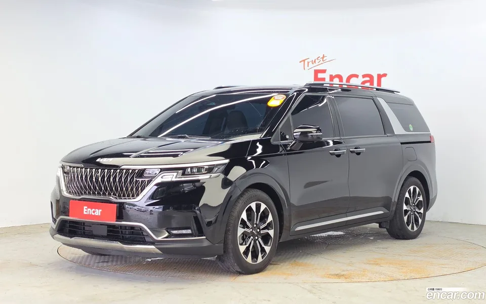 Kia Carnival 9 2023 — photo 1, buy with delivery to Moscow