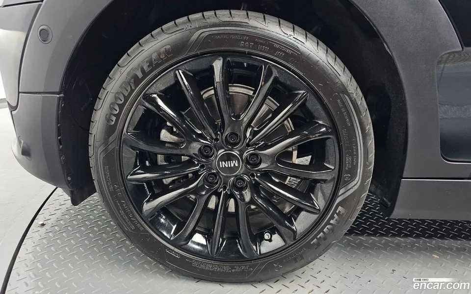 MINI Cooper Clubman 2024 — thumbnail 5