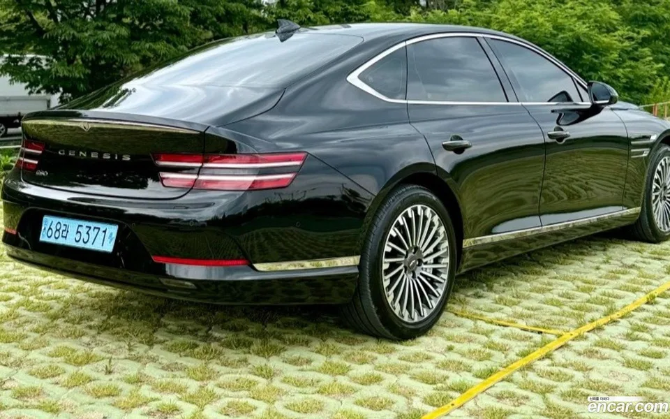 Genesis Electrified G80 e-AWD 2023 — thumbnail 4