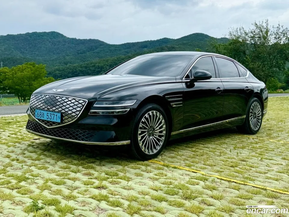 Genesis Electrified G80 e-AWD 2023 — photo 1, buy with delivery to Moscow