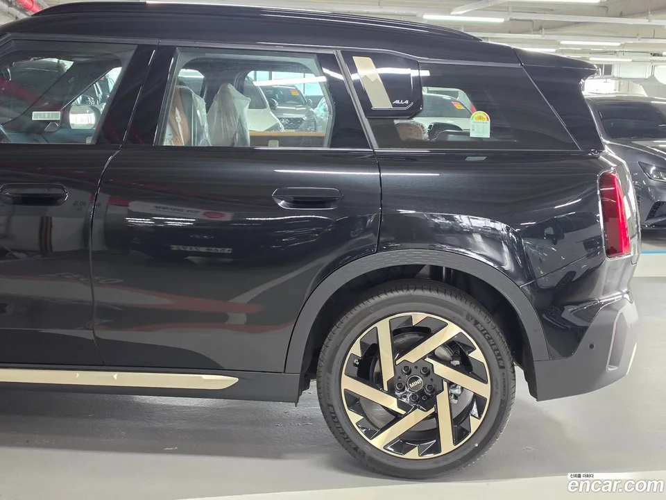 MINI Cooper S Countryman ALL4 2026 — thumbnail 2