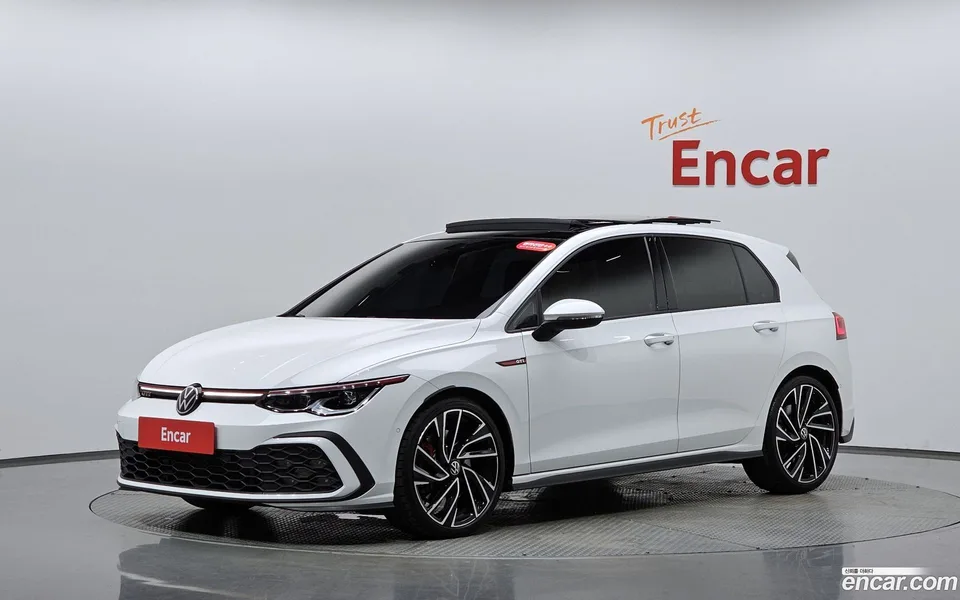 Volkswagen Golf 2.0 GTI 2024 — photo 1, buy with delivery to Moscow