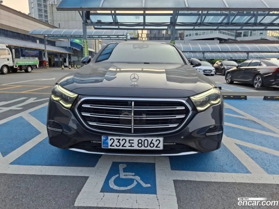 Mercedes-Benz E-Class E300 4MATIC 2024 — photo 1, buy with delivery to Moscow