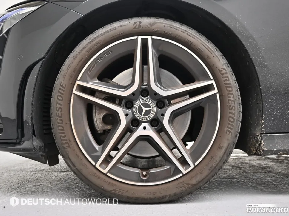Mercedes-Benz CLA-Class CLA250 4MATIC 2023 — thumbnail 2