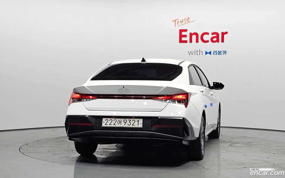 Hyundai Avante CN7 Hybrid 2025 — thumbnail 4