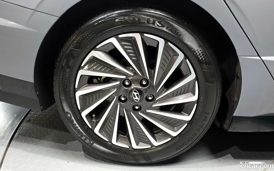 Hyundai Sonata The Edge Hybrid 2024 — миниатюра 5