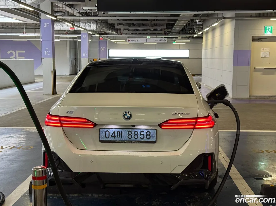 BMW i5 eDrive 40 M 2026 — thumbnail 4