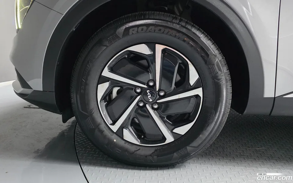 Kia Sportage Hybrid 4WD 2023 — thumbnail 2